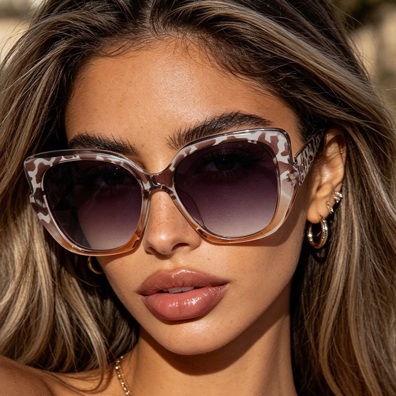 1Pc Niche Trendy Merk Roze Lui - Streetwear Brand With Eye recensie en prijs